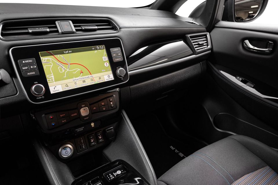 Navigasjon i skjemen og google maps via Android Auto/Apple CarPlay telfon speiling