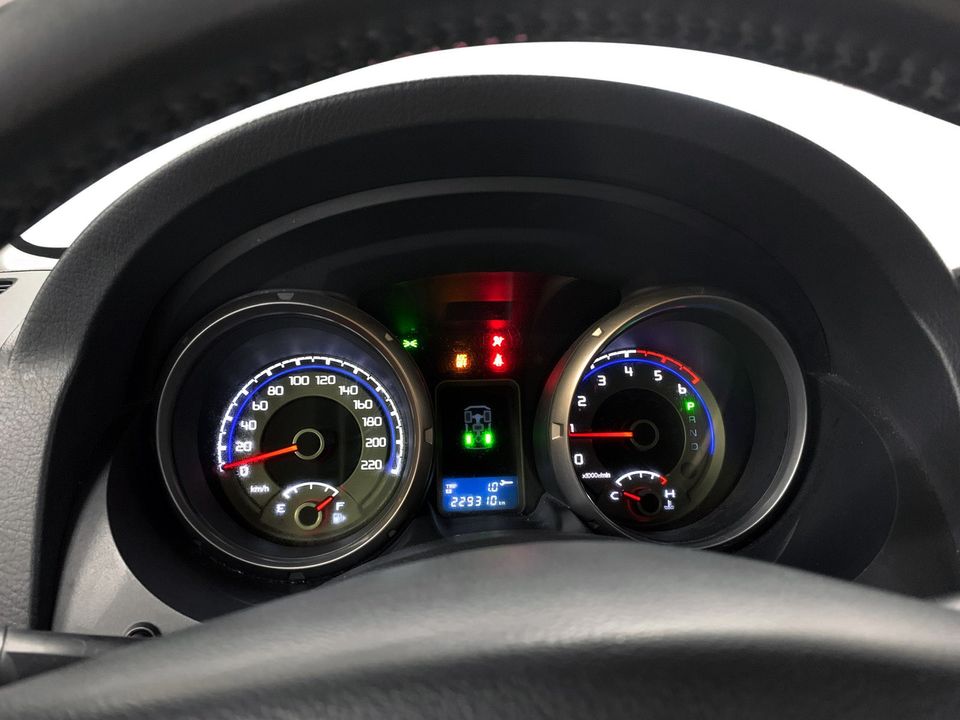 På displayet får opp om bilen er bakhjulstrekk eller firhjulstrekk modus