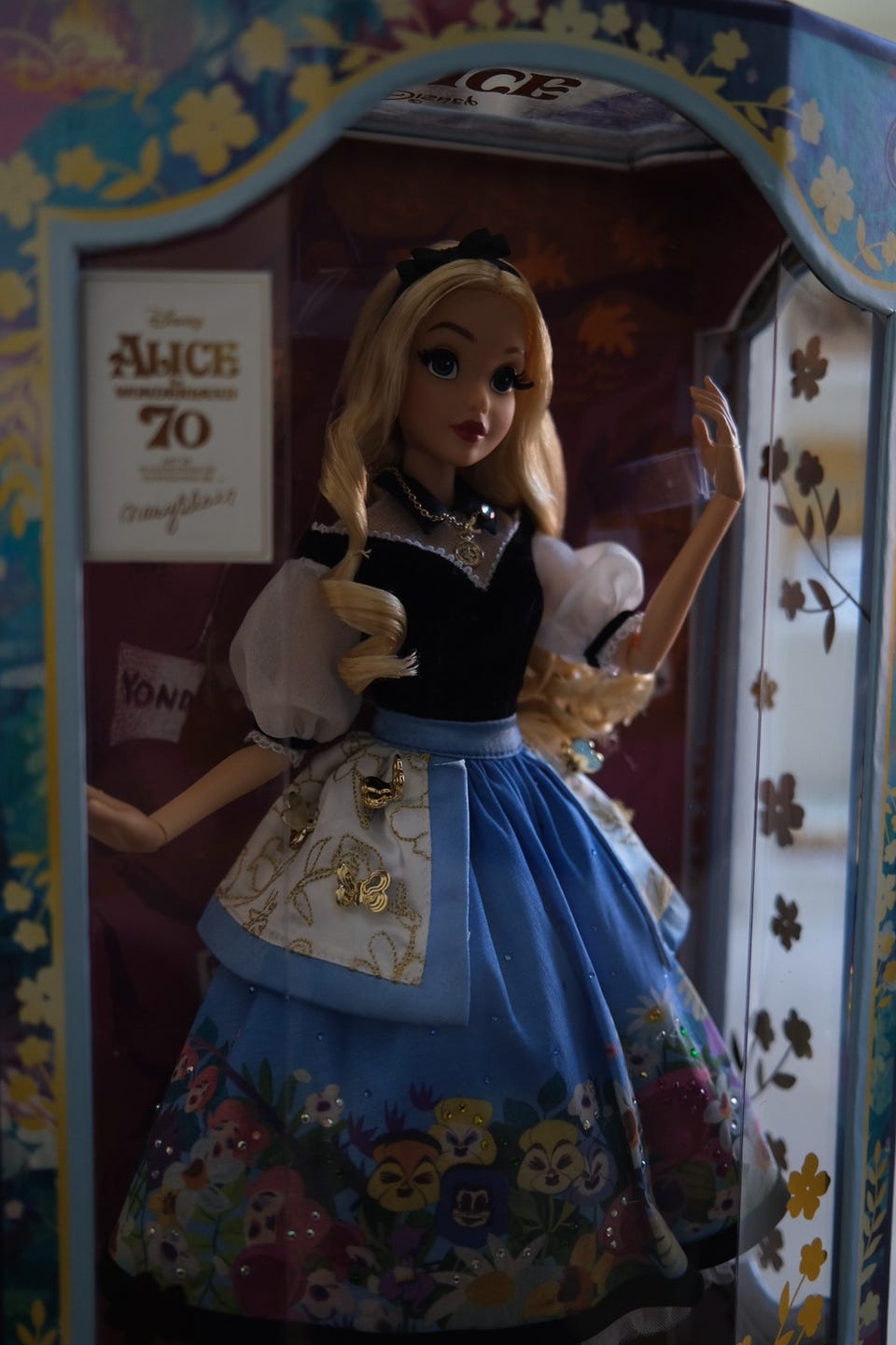 Disney limited edition Alice in wonderland 70th anniversary doll