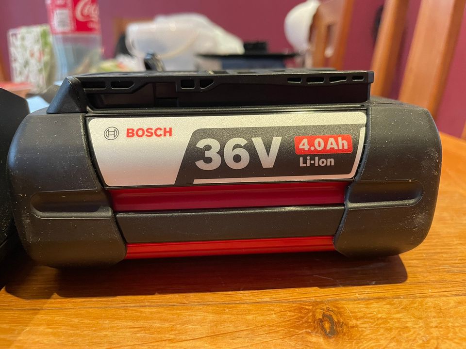 Bosch 36v 4.0Ah Li-ion Batteri Med Lader | FINN Torget