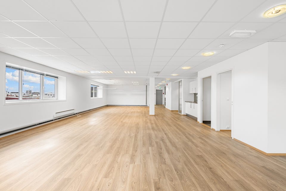 ÅLESUND VEST - Lyst og fleksibelt kontorlokale til leie - 200 kvm