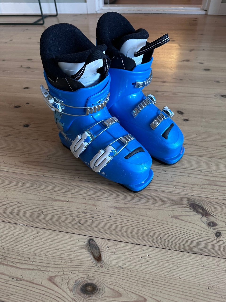 head-alpin-ski-slalom-finn-torget