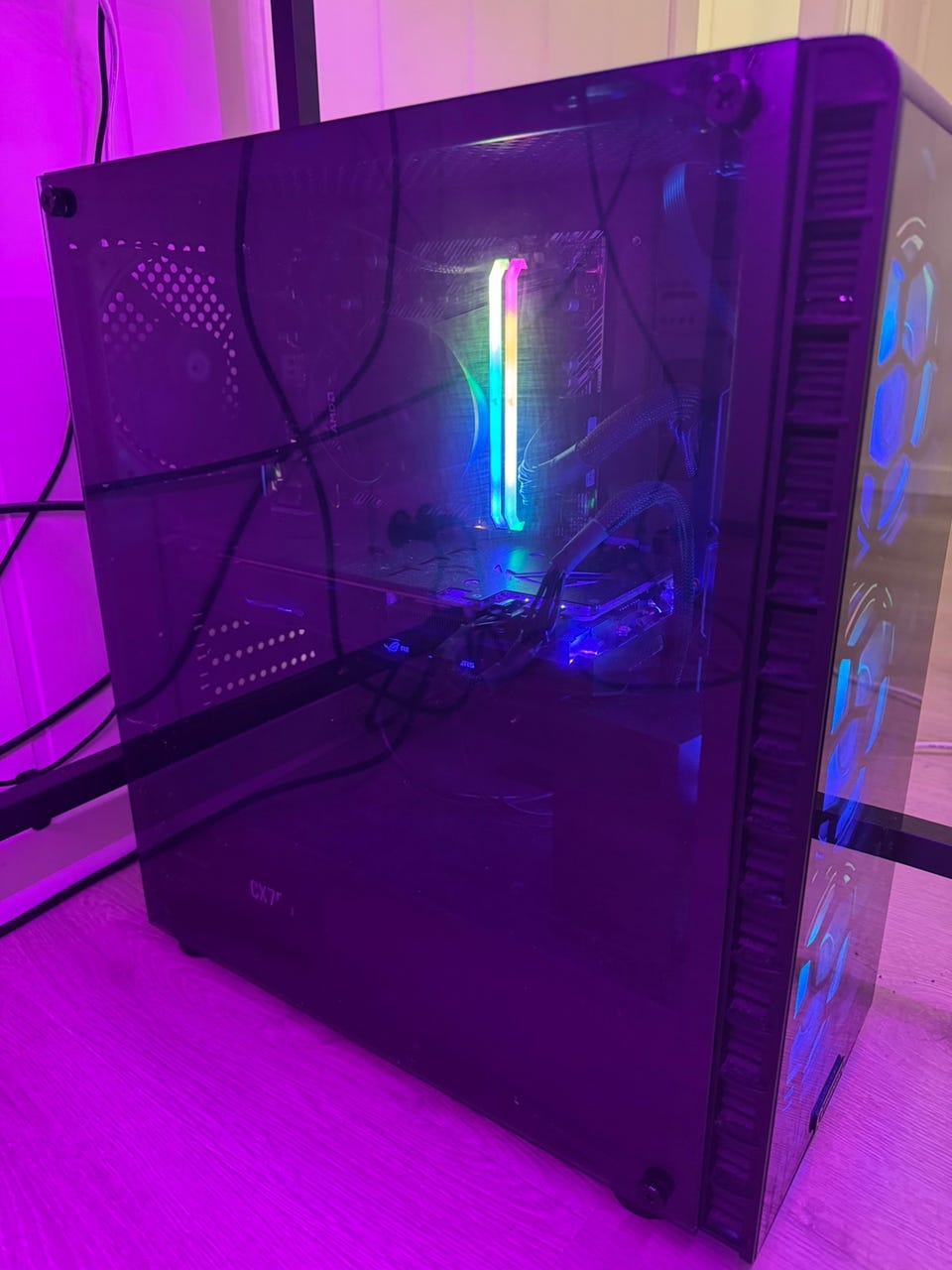 gaming-pc-i-topp-stand-i5-8600k-gtx-1070-ti-16-gb-ram-finn-torget