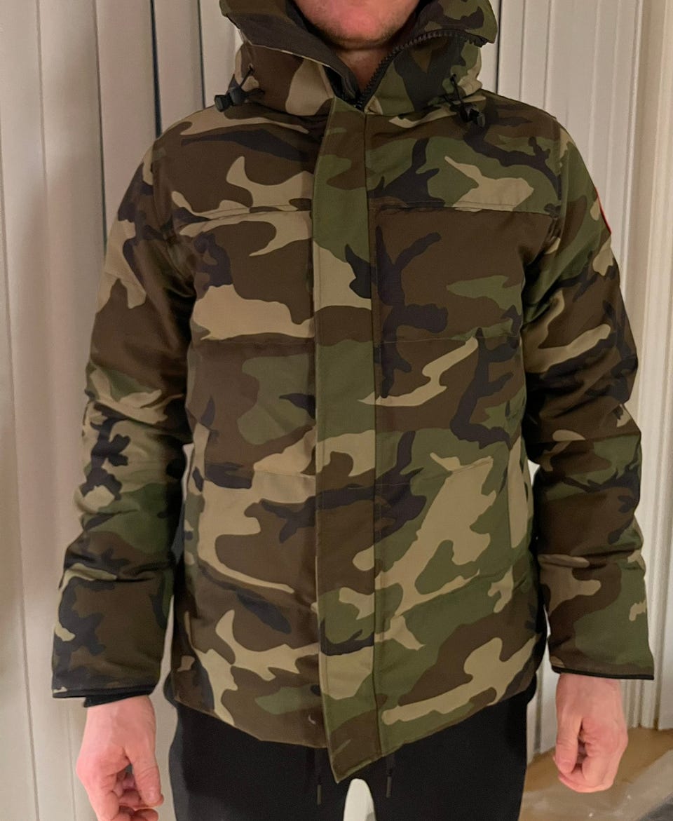 white camo hooded jacket camouflage jacket canada goose Canada goose Macmillan Parka Classic Camo FINN-torget
