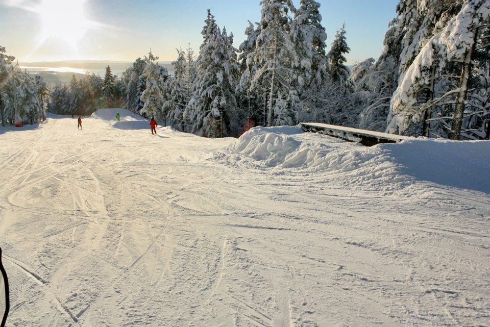 Oslo Skisenter, 5-10 min å gå fra huset. Galleribilde