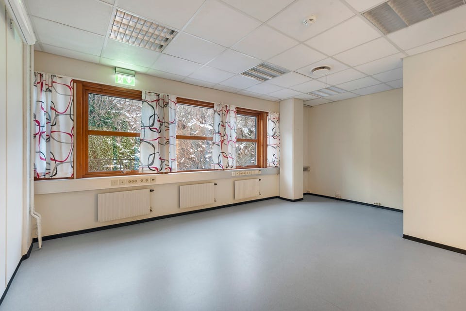 Kontorlokaler i Julsundvegen 47 A, totalt er det ledig 951 m² fordelt over andre til fjerde etasje.
