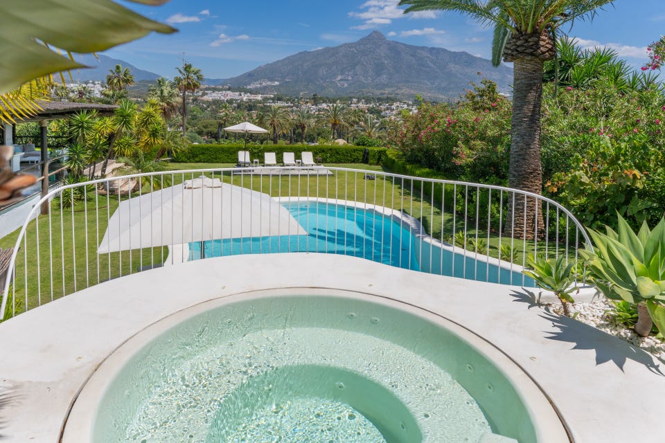 Las Brisas - Eksklusiv Bali-inspirert luksusvilla med panoramautsikt mot La Concha – bilde 2