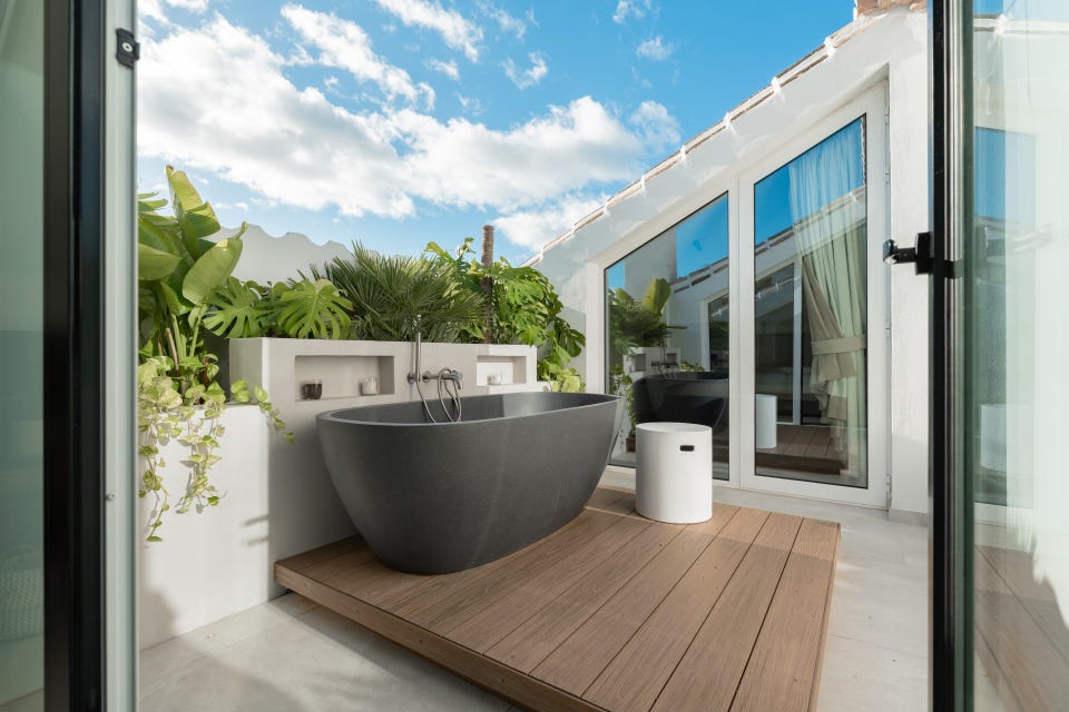 Bo midt i Marbella - Duplex penthouse med solrike terrasser og frontlinjeutsikt mot La Concha – bilde 2