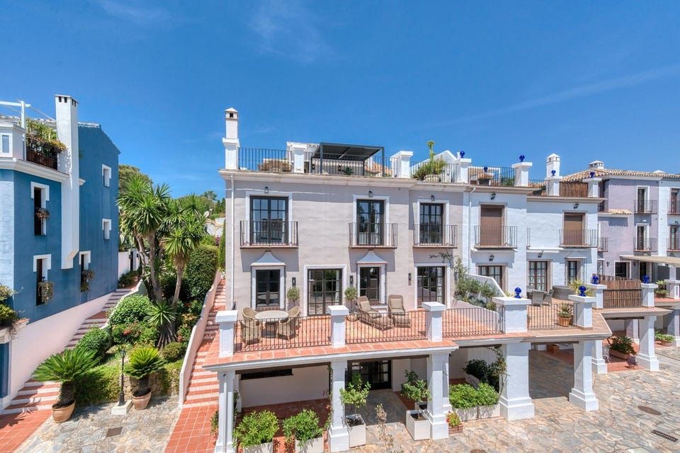 Marbella - Eksklusivt 4-soveroms rekkehus på The Golden Mile - Klassisk andalusisk eleganse med moderne luksus – bilde 3