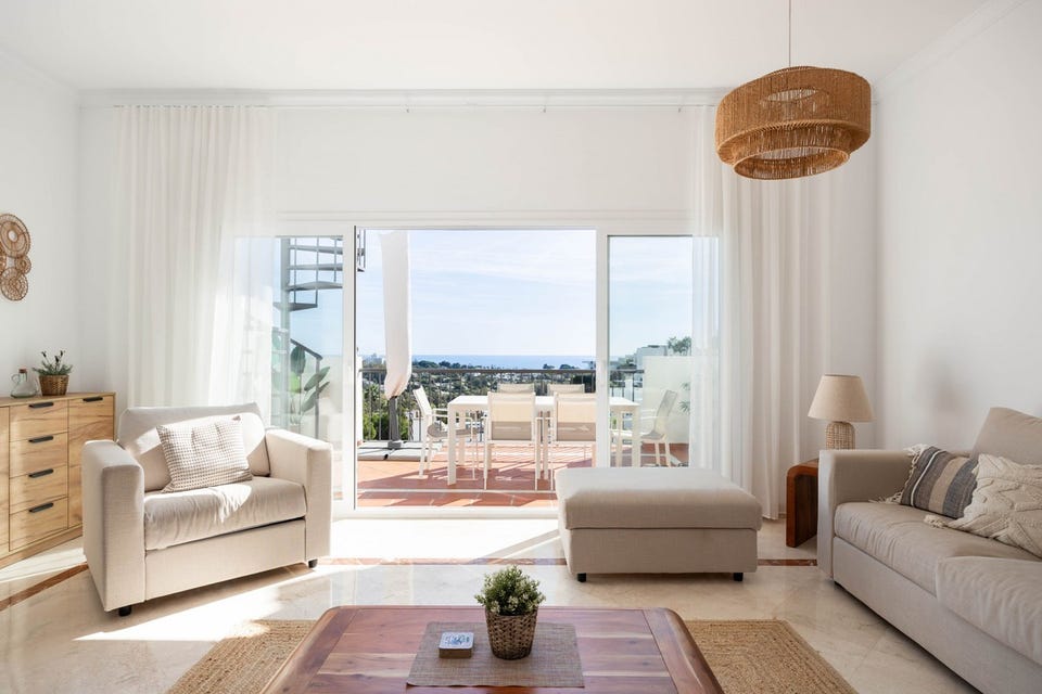 Benahavís - Eksklusiv sørvendt 3-soveroms penthouse med panoramisk sjøutsikt og fantastiske utearealer – bilde 3