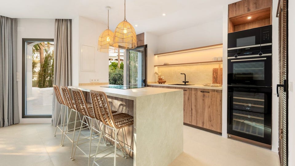 Elviria, Golden Beach - Eksklusiv, Totalrenovert 2-soveroms bakkeplan leilighet - Selges fullt møblert!! – bilde 4