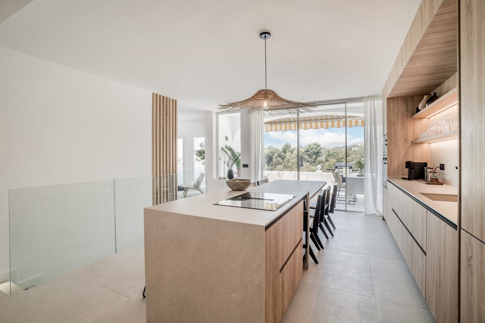 Elegant, totalrenovert 3-soveroms duplexleilighet med solrike terrasser i La Quinta – bilde 2