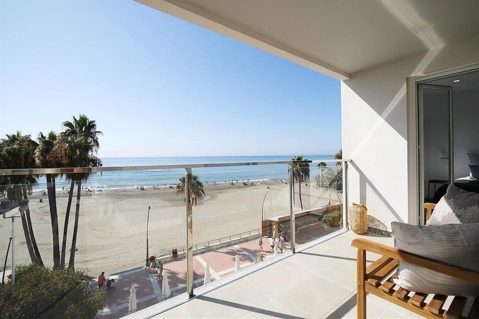 Unik strandleilighet i hjertet av Estepona - Panoramautsikt mot Middelhavet, Gibraltar og Afrika – bilde 2