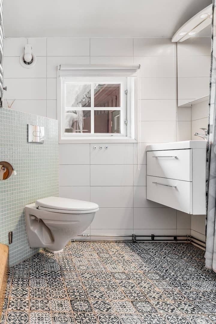 Badet i hytta Galleribilde