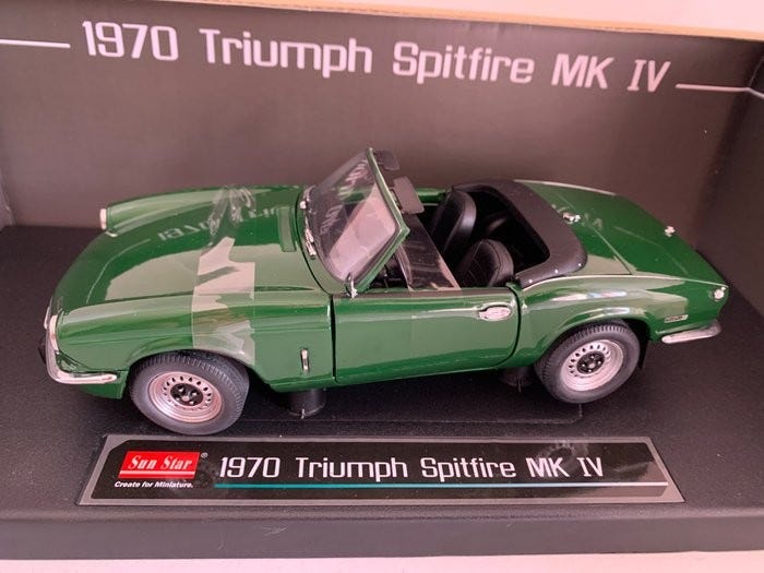 1/18☆TRIUMPH SPITFIRE MK-Ⅳ 1970☆トライアンフ