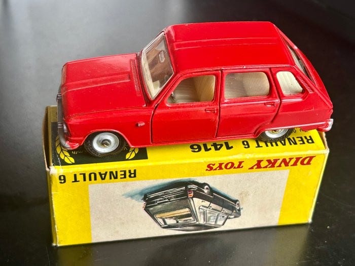 Dinky Toys Renault 6 レッド ミニカー　ディンキールノー6 Dinky Toys Renault 6 レッド ミニカー ディンキールノー6