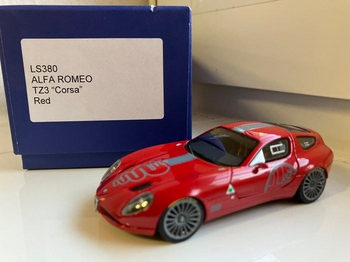 Look Smart Alfa Romeo TZ3 Stradale 2011年 1/43 Looksmart Alfa Romeo TZ3 Stradale in Blue Cyberg - 【MR