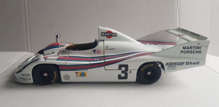 TrueScale Miniatures 1:18 - Modellbil - 1977 Porsche 936/77