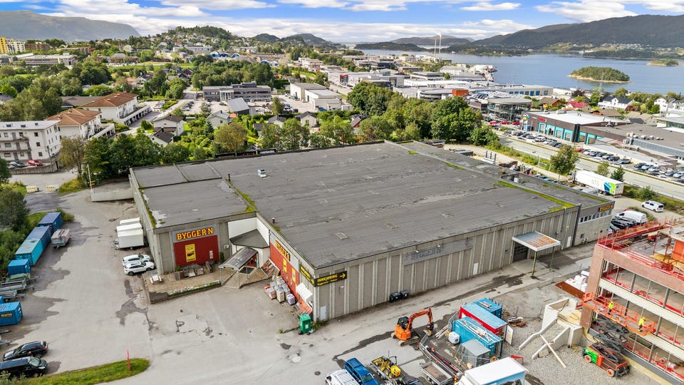 HOLSSLETTA - Lager- og kontorareal til leie - Kan leies ut separat