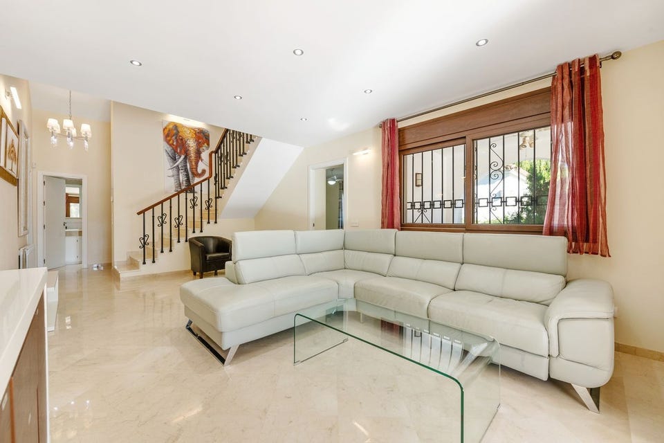 Estepona / Marbella - Andalusisk villa med moderne preg - 5 soverom, stor hage og oppvarmet basseng – bilde 5
