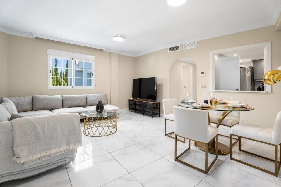 Elegant 2-soveroms leilighet med stor terrasse i hjertet av Nueva Andalucía - Gangavstand til Puerto Banús – bilde 2