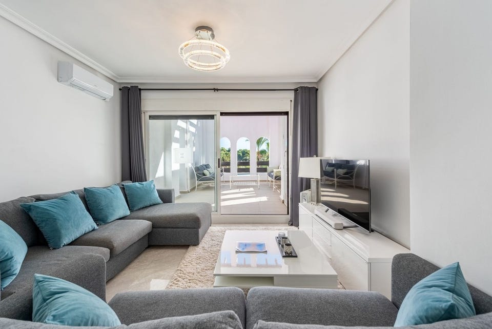 Nueva Andalucia - Totalrenovert 3-soveroms med solrik terrasse og gangavstand til Puerto Banus – bilde 2