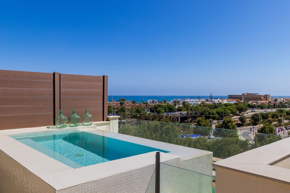 La Cala de Mijas · Romslig penthouse med privat plunge pool – gangavstand til alt – bilde 2