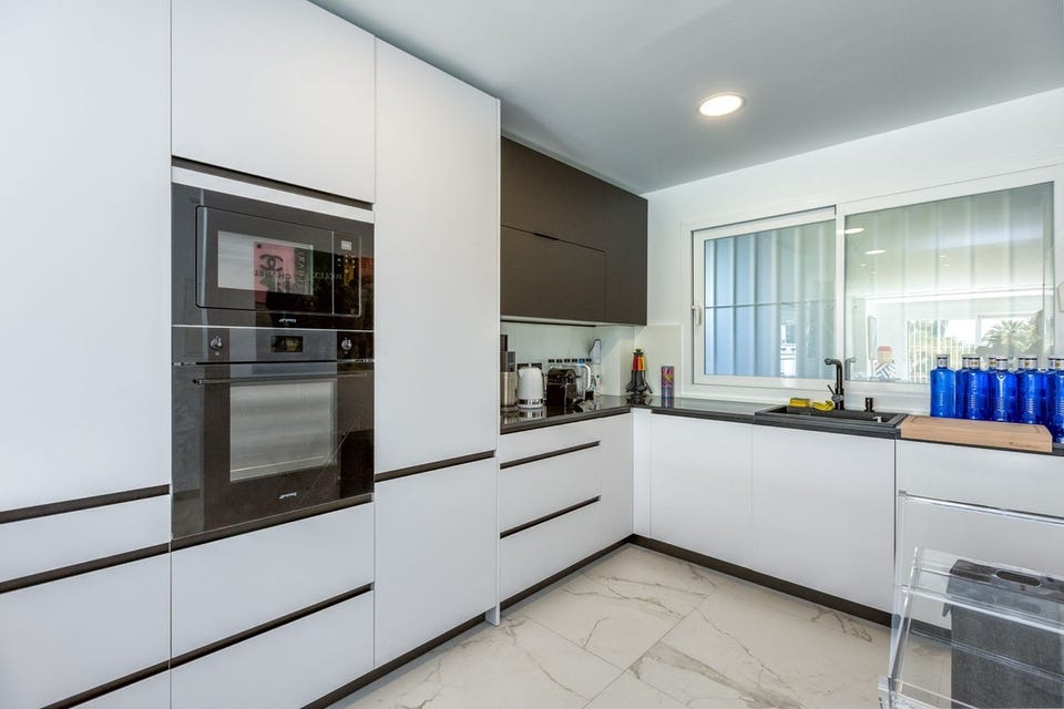 Nueva Andalucia - Privat hageleilighet i Aloha – totalrenovert hjørneenhet – bilde 3