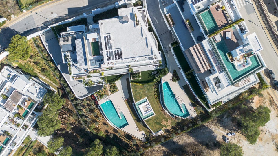 Marbella Øst - Eksklusiv 3-soveroms leilighet med panoramautsikt, store terrasser og gangavstand til strand og marina – bilde 4