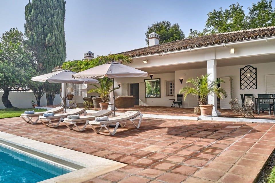Estepona Øst - Andalusisk villa med 7 soverom og 4.155 m² tomt og utviklingspotensial i Casasola – bilde 4