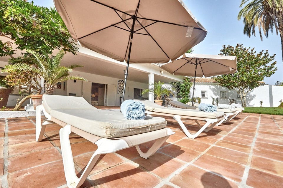 Estepona Øst - Andalusisk villa med 7 soverom og 4.155 m² tomt og utviklingspotensial i Casasola – bilde 3