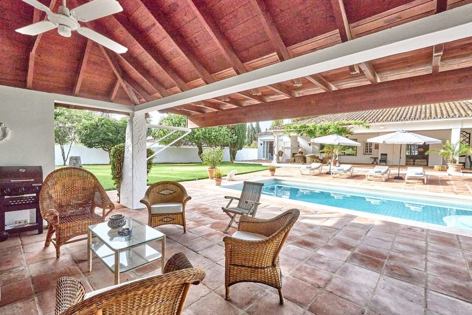 Estepona Øst - Andalusisk villa med 7 soverom og 4.155 m² tomt og utviklingspotensial i Casasola – bilde 5