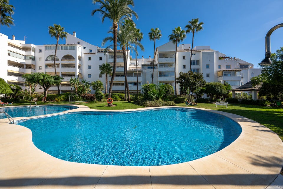 Estepona - Romslig 2-soveroms leilighet med skog- og grøntutsikt i ettertraktede Atalaya – bilde 4