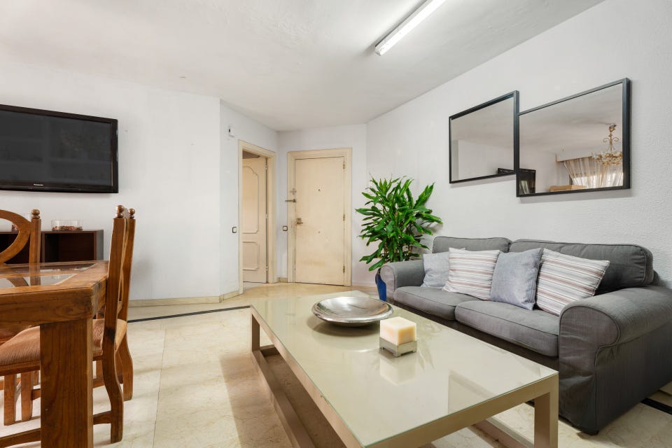 Marbella by - Romslig leilighet med stort potensial i hjertet av Marbella - Perfekt renoveringsprosjekt!! – bilde 3
