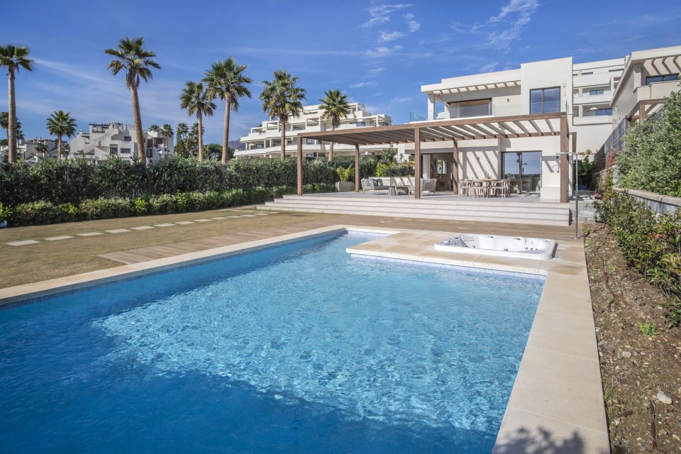 Estepona - Nybygget strandvilla i eksklusivt inngjerdet område - Spektakulær utsikt over Middelhavet – bilde 2