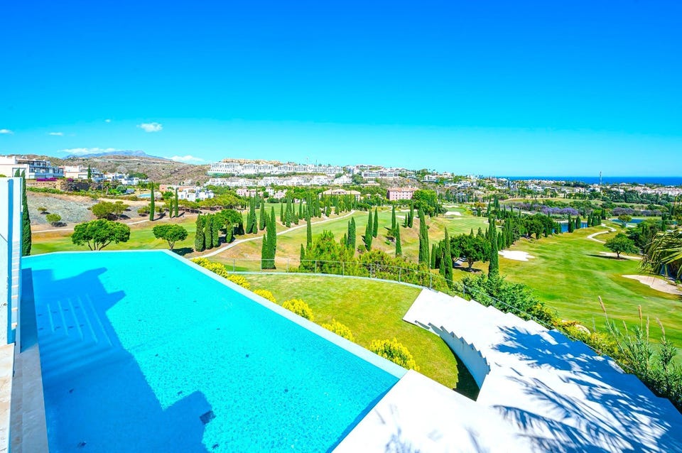 Benahavís - Tidløs luksusvilla med panoramautsikt over hav og golfbane - 1.450kvm tomt – bilde 4