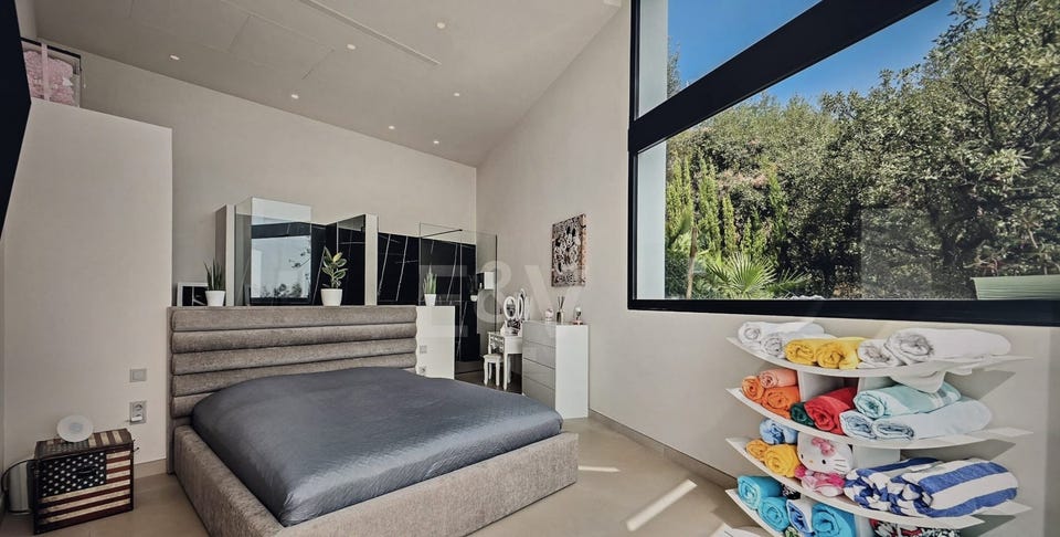 Marbella Øst - Spektakulær designvilla med panoramautsikt og en boligopplevelse utenom det vanlige – bilde 3