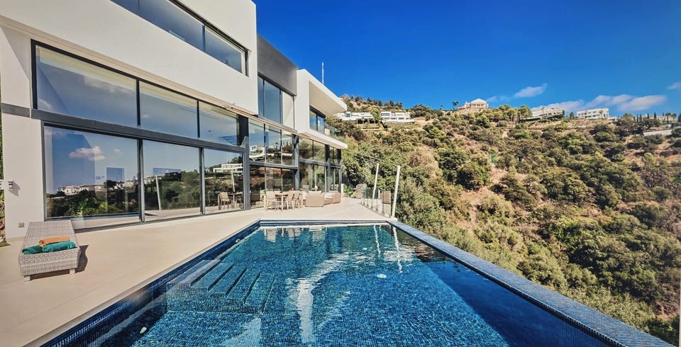 Marbella Øst - Spektakulær designvilla med panoramautsikt og en boligopplevelse utenom det vanlige – bilde 5