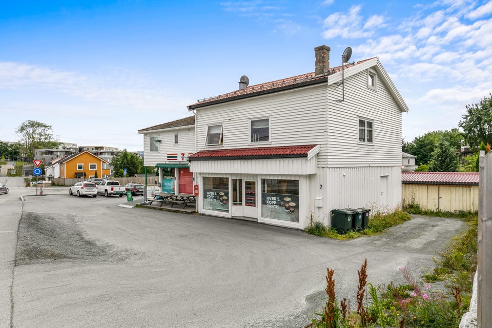 Næringslokaler på Byåsen | 250 m² i 1. etasje + 220 m² kjeller | flere bruksmuligheter