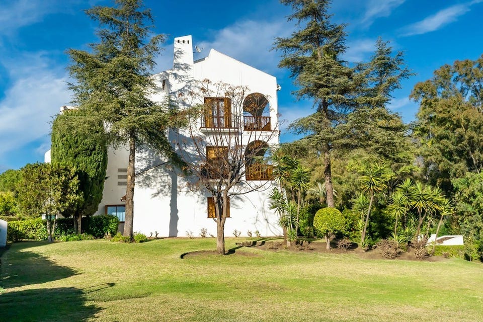 Marbella - Totalrenovert 3-soveroms luksusleilighet i Le Village - Elegant og sentralt i Nueva Andalucía