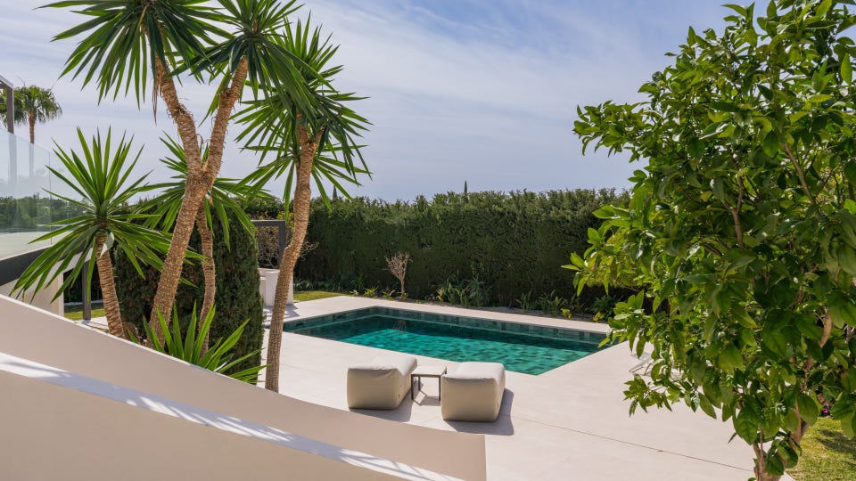 Marbella - Førsteklasses beliggenhet, Totalrenovert villa på Golden Mile med panoramautsikt – bilde 5