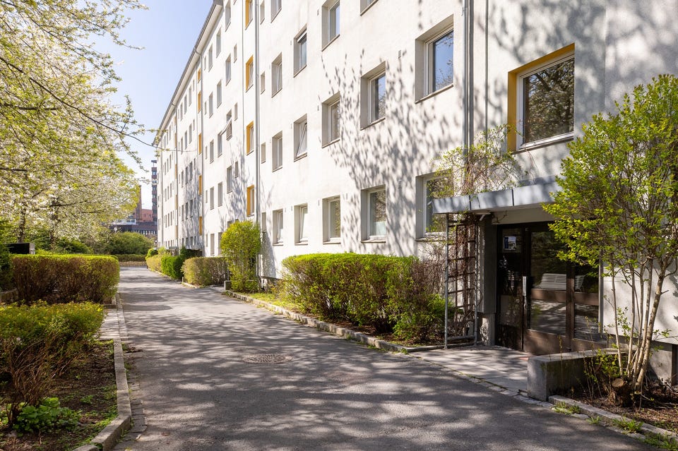 Attraktiv beliggenhet i et populært aksjelag på Tøyen, midt mellom Botanisk Hage og Tøyenparken.