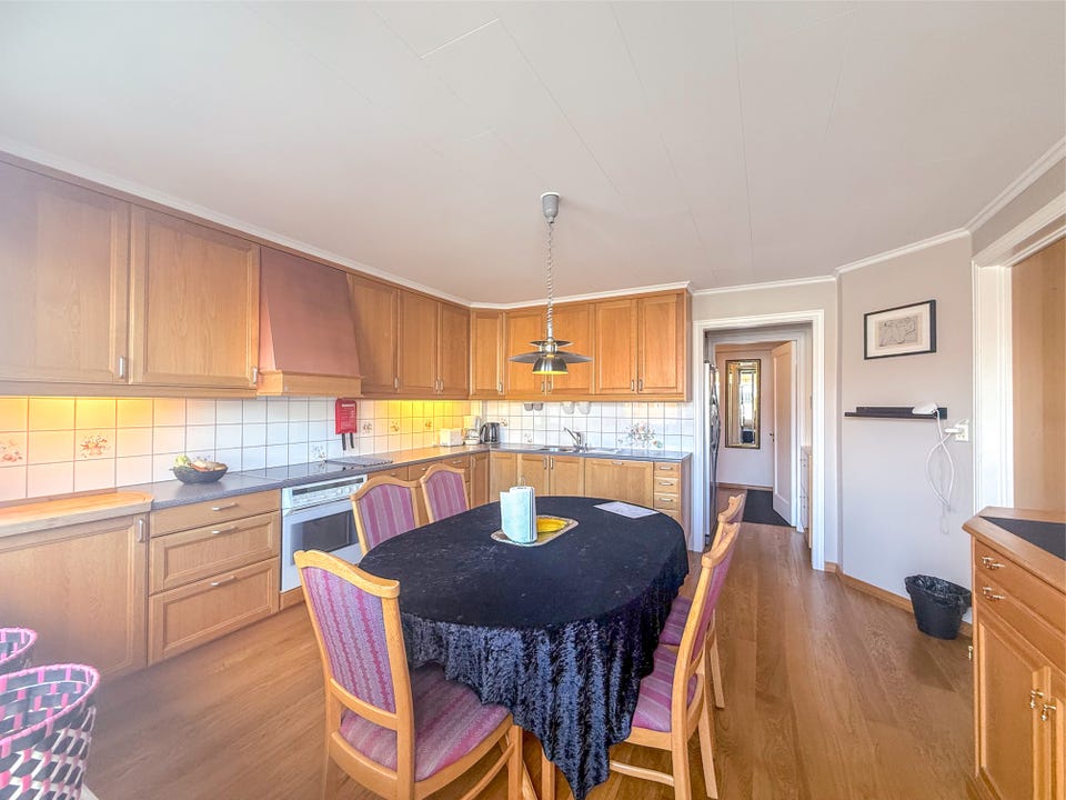 Fully equipped with all the tableware and kitchen utensils you need