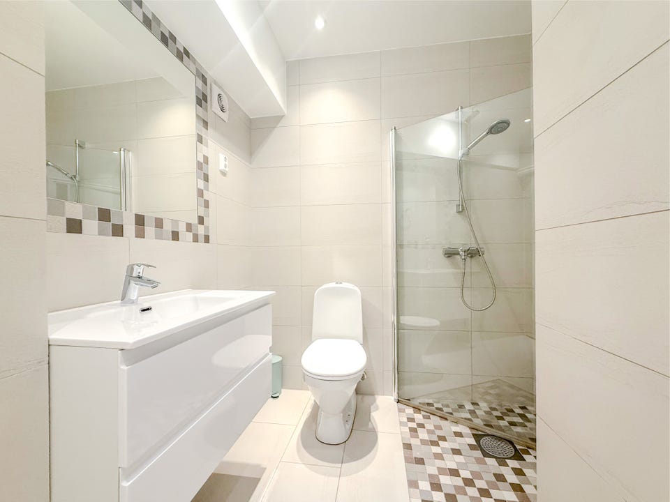 Bathroom off the hallway