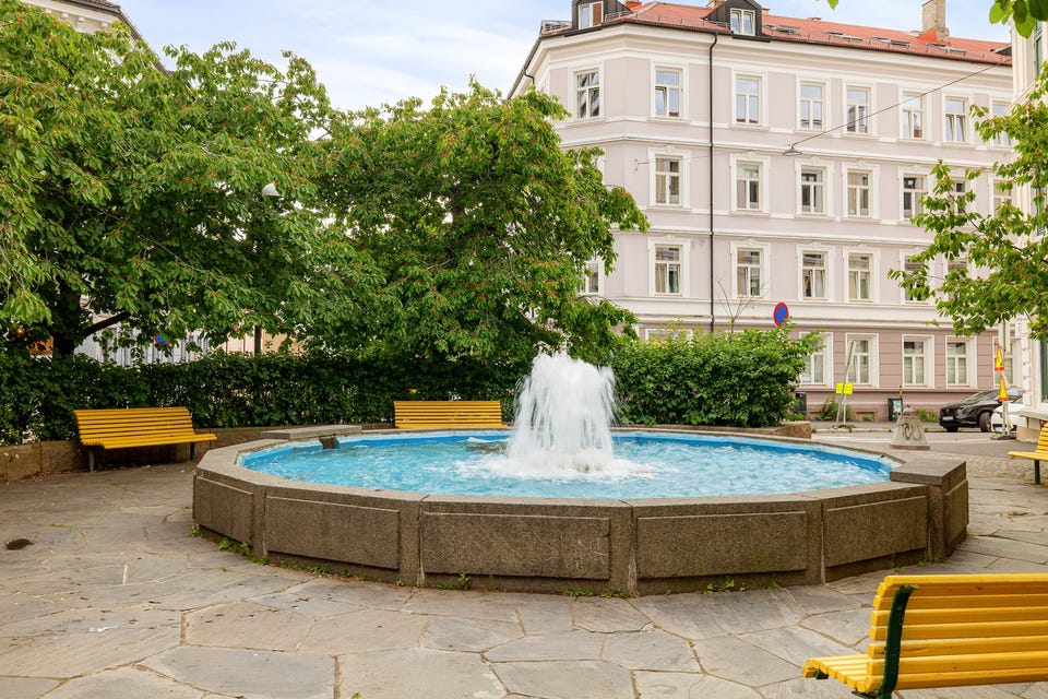 Av parker i nærområdet er det verdt å nevne Botanisk hage som kun ligger et steinkast unna. Her bor du sentralt, men fortsatt tilbaketrukket til!