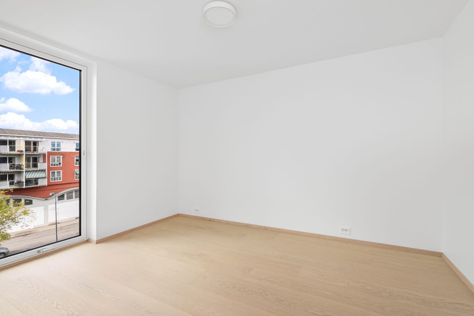 Hovedsoverom, her er det også garderobe tilknyttet rommet og du går videre inn til baderommet