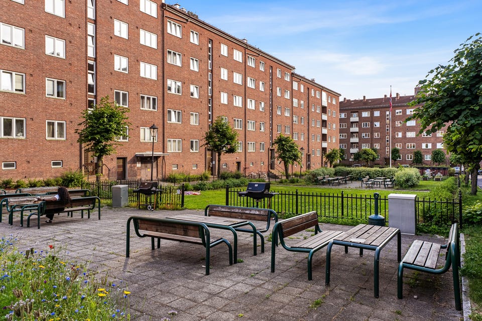 Engelsborg borettslag består av 306 andelsleiligheter.