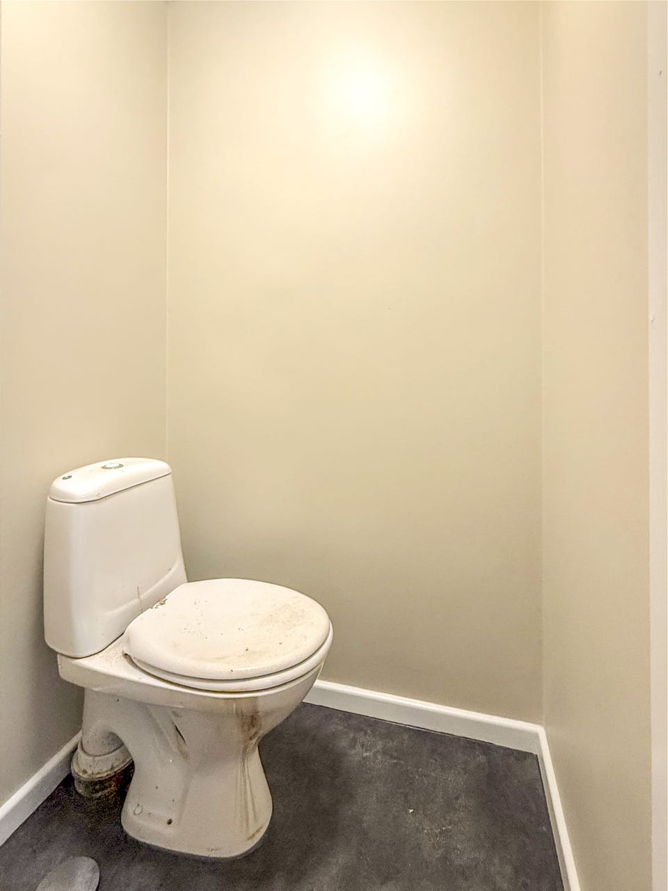 Toilet on the lower floor.