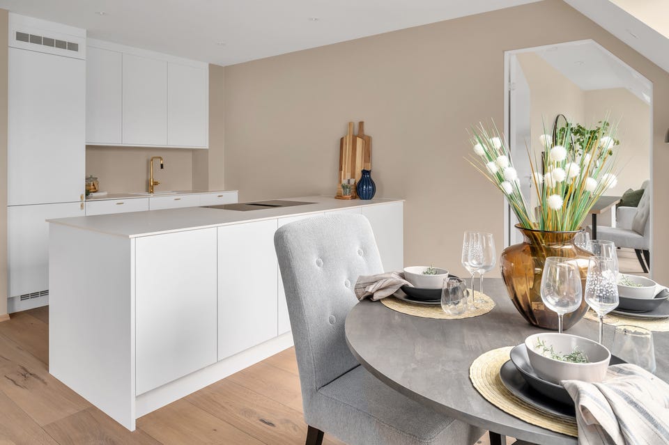 Lovely kitchen with space for a dining set.