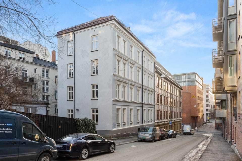 Veldrevet og hyggelig borettslag med 12 leiligheter.